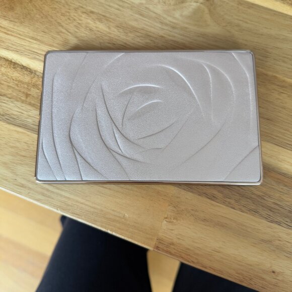 Lancôme Rose Gold Eyeshadow Palette – Holiday 2024 (Limited Edition) - Picture 2 of 6